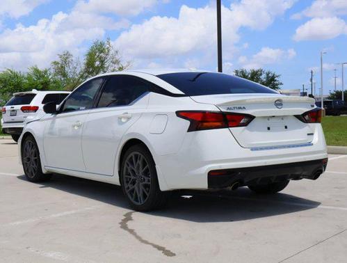 2023 Nissan Altima SR VC-Turbo FWD