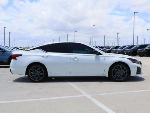 2023 Nissan Altima SR VC-Turbo FWD