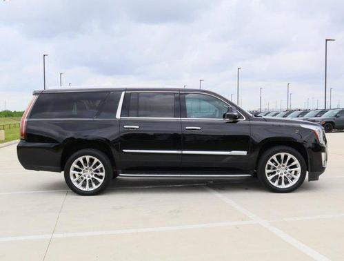 2019 Cadillac Escalade ESV Luxury