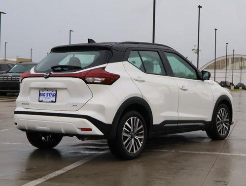 2023 Nissan Kicks SR