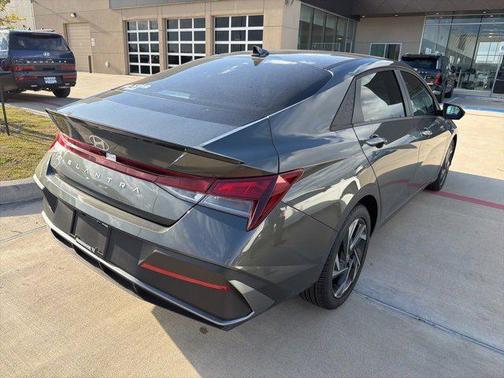 2025 Hyundai ELANTRA Sport