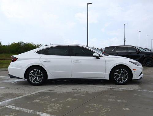 2022 Hyundai SONATA SEL