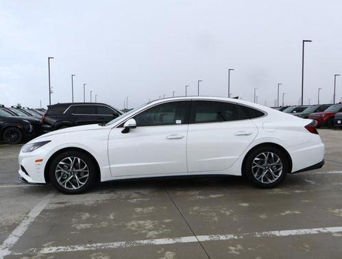 2022 Hyundai SONATA SEL