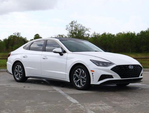 2022 Hyundai SONATA SEL