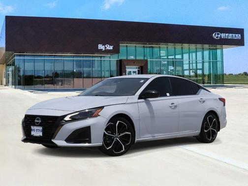 2023 Nissan Altima SR FWD
