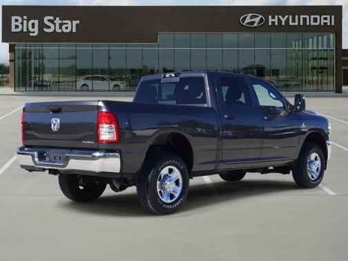 2024 RAM 2500 Tradesman Crew Cab 4x4 6'4' Box