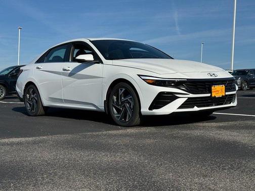 2025 Hyundai ELANTRA Limited