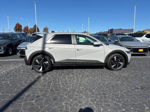 2026 Hyundai IONIQ 5 SE Standard Range