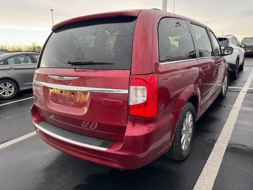 2015 Chrysler Town & Country LX