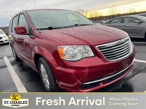 2015 Chrysler Town & Country LX