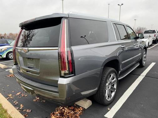 2019 Cadillac Escalade ESV Luxury