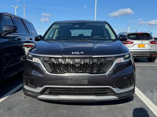 2024 Kia Carnival LX