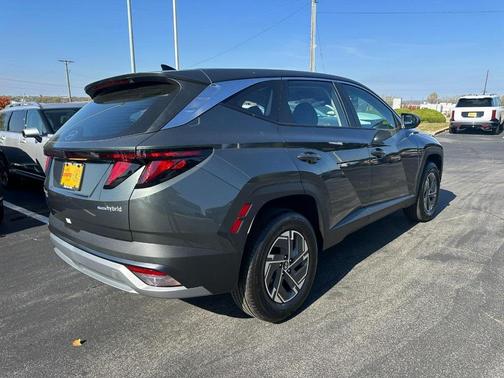 2026 Hyundai TUCSON Hybrid Blue SE