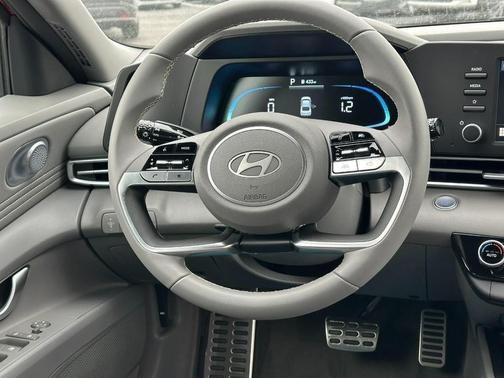 2025 Hyundai ELANTRA HEV SEL Sport