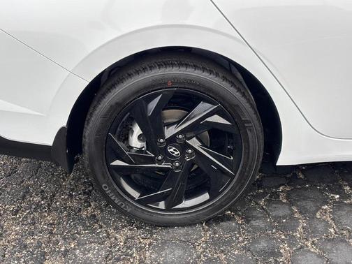 2026 Hyundai ELANTRA Sport