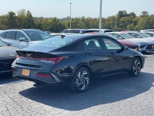 2025 Hyundai ELANTRA Sport