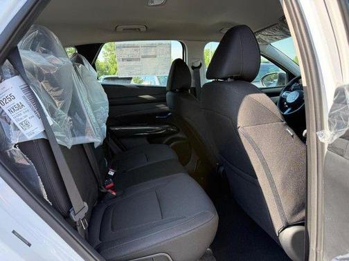 Serenity White Pearl 2026 Hyundai TUCSON SE