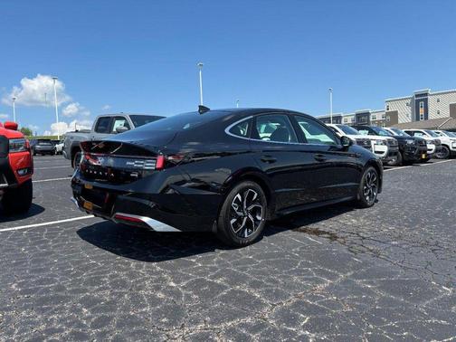 2025 Hyundai SONATA SEL