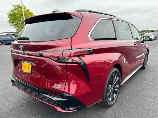 2021 Toyota Sienna XSE 7 Passenger