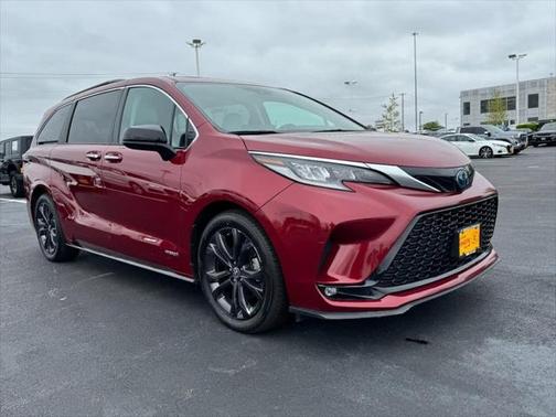 2021 Toyota Sienna XSE 7 Passenger