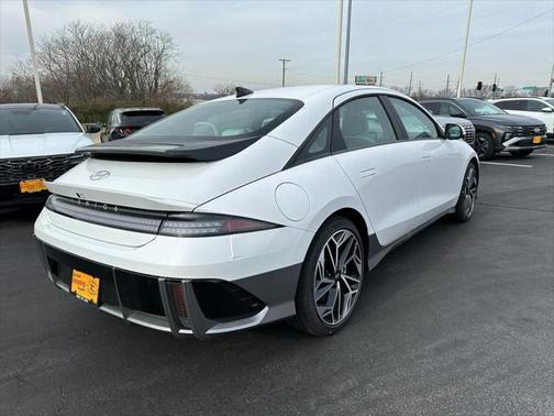 2025 Hyundai IONIQ 6 SE