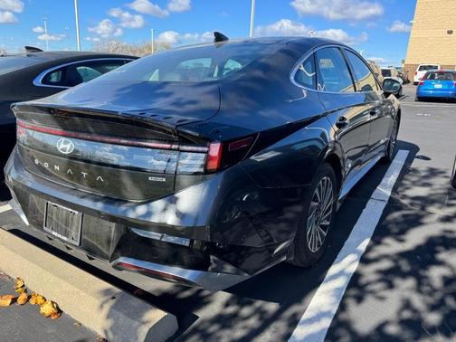 2024 Hyundai SONATA Hybrid Limited