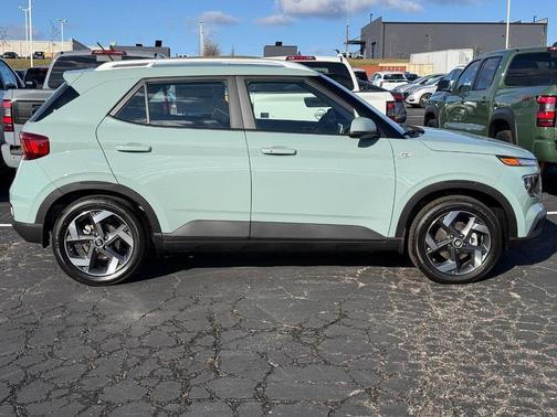 2026 Hyundai VENUE SEL