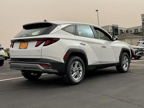 2025 Hyundai TUCSON SE