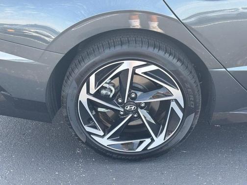 2026 Hyundai SONATA SEL