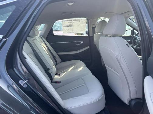 2026 Hyundai SONATA SEL