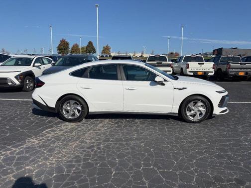 2026 Hyundai SONATA SE