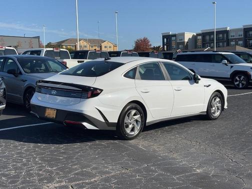 2026 Hyundai SONATA SE