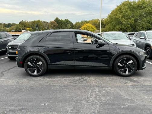 2025 Hyundai IONIQ 5 SE