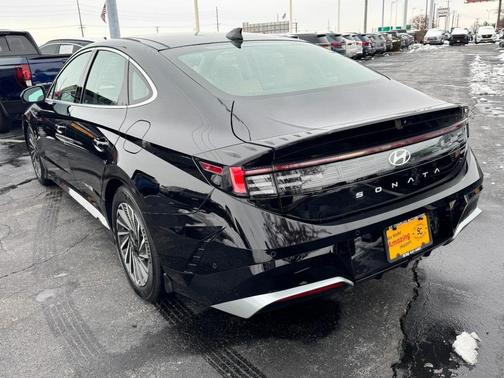 2024 Hyundai SONATA Hybrid Limited