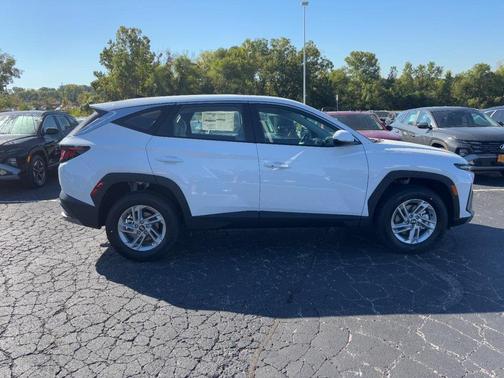 2026 Hyundai TUCSON SE