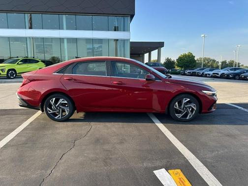 2025 Hyundai ELANTRA HEV Limited