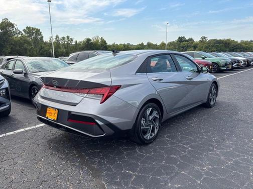 2025 Hyundai ELANTRA HEV Limited