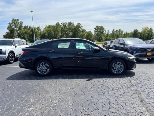 2025 Hyundai ELANTRA HEV Blue