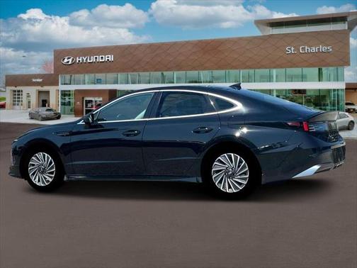 2025 Hyundai SONATA Hybrid SE