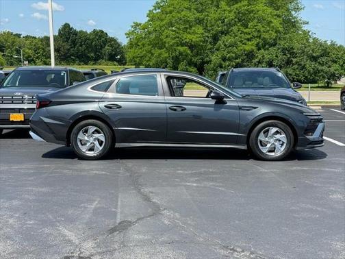 2025 Hyundai SONATA SE