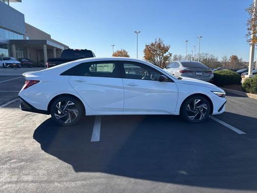 2025 Hyundai ELANTRA Sport