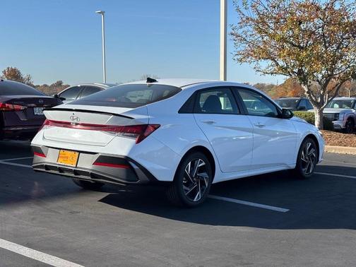 2025 Hyundai ELANTRA Sport