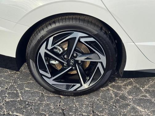 2026 Hyundai SONATA SEL