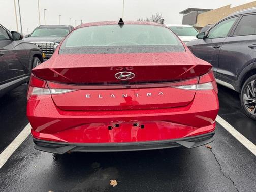 2022 Hyundai ELANTRA SEL