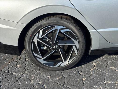 2026 Hyundai SONATA SEL