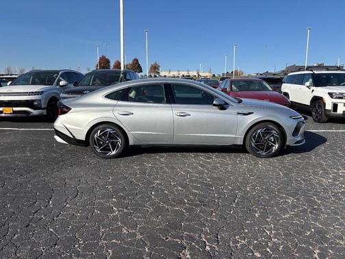 2026 Hyundai SONATA SEL