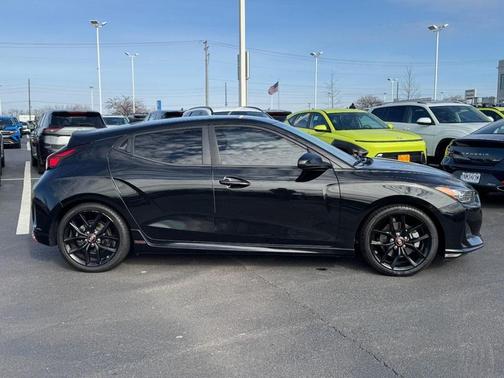 2020 Hyundai Veloster Base