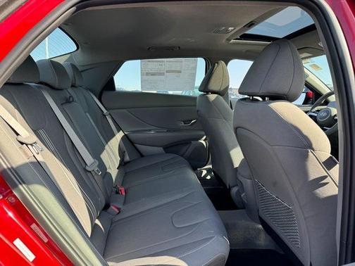 2025 Hyundai ELANTRA SEL