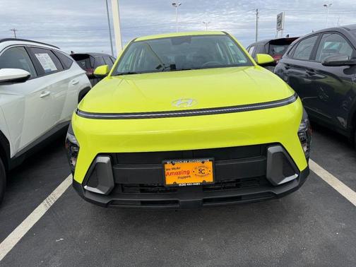 2025 Hyundai KONA SE