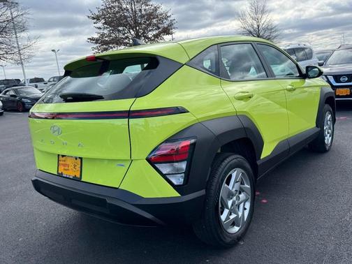 2025 Hyundai KONA SE